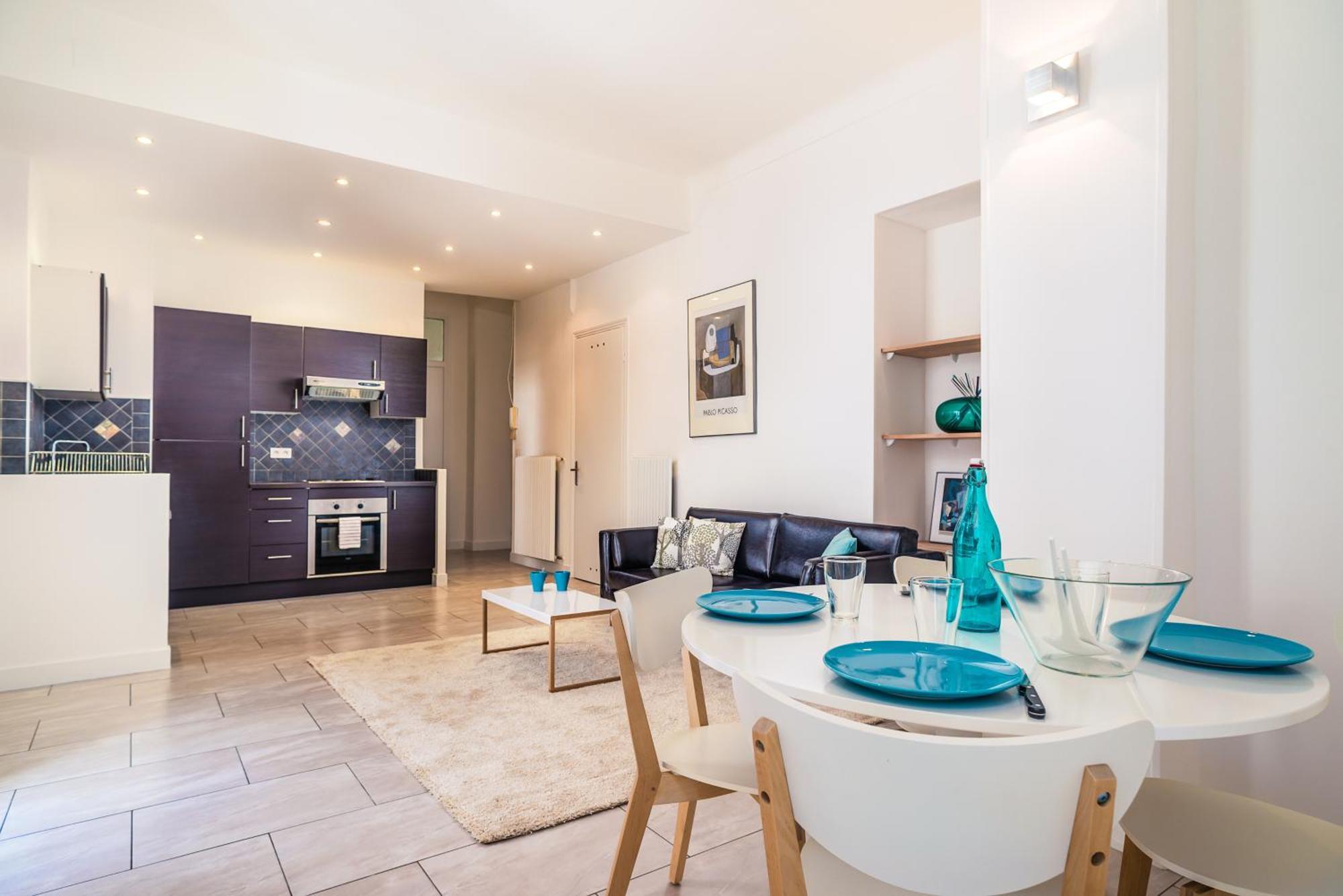 Modern 2-Bedroom City Center Apartment Νίκαια Εξωτερικό φωτογραφία